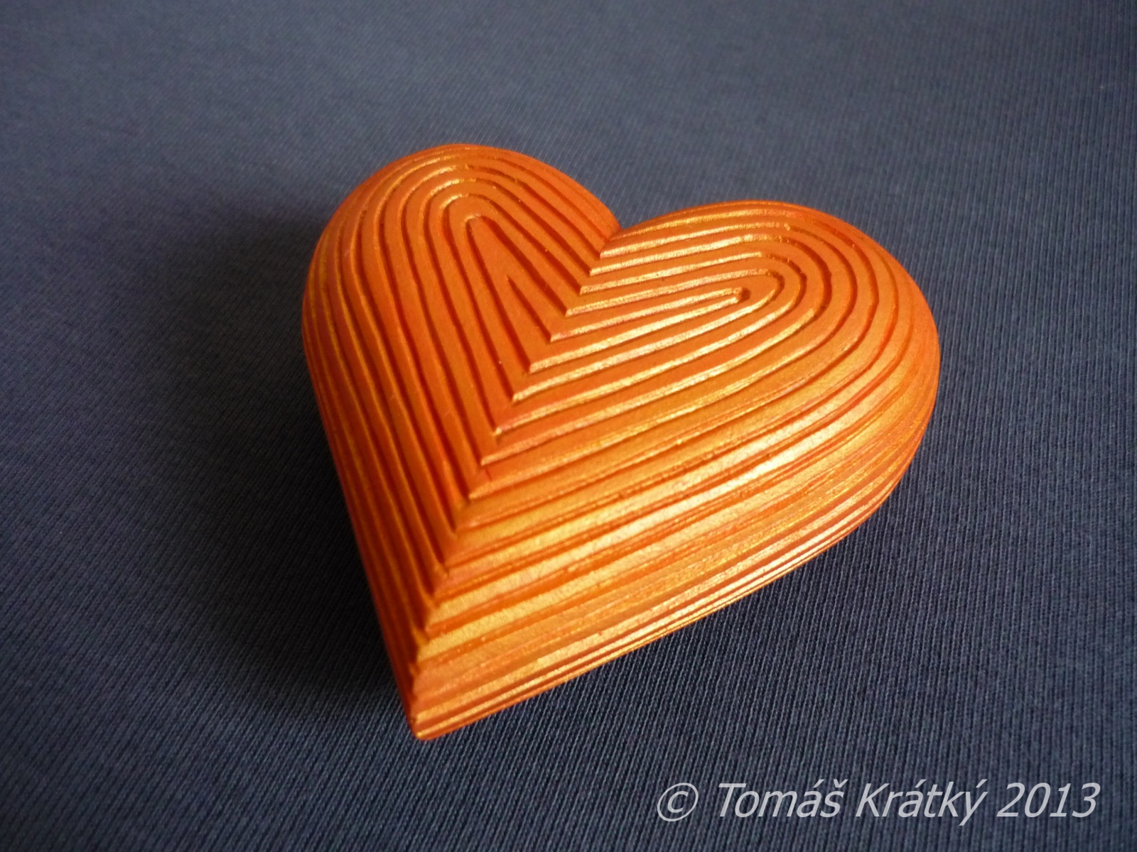 Srdce broušené drážkované oranžové