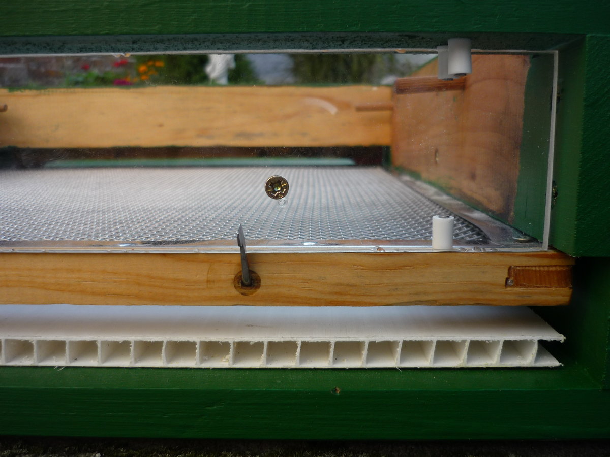 Detail okénka v podmetu